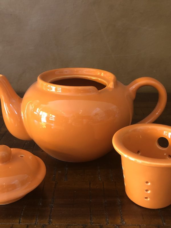 tea pot, ceramic, orange 20oz