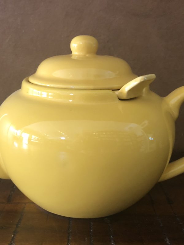 yellow tea pot 20oz ceramic